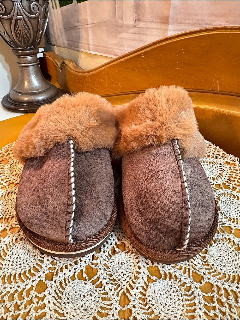 KuaLu Fluff Dual Memory Foam Slippers Faux Fur Slippers in Brown Like New Size 9